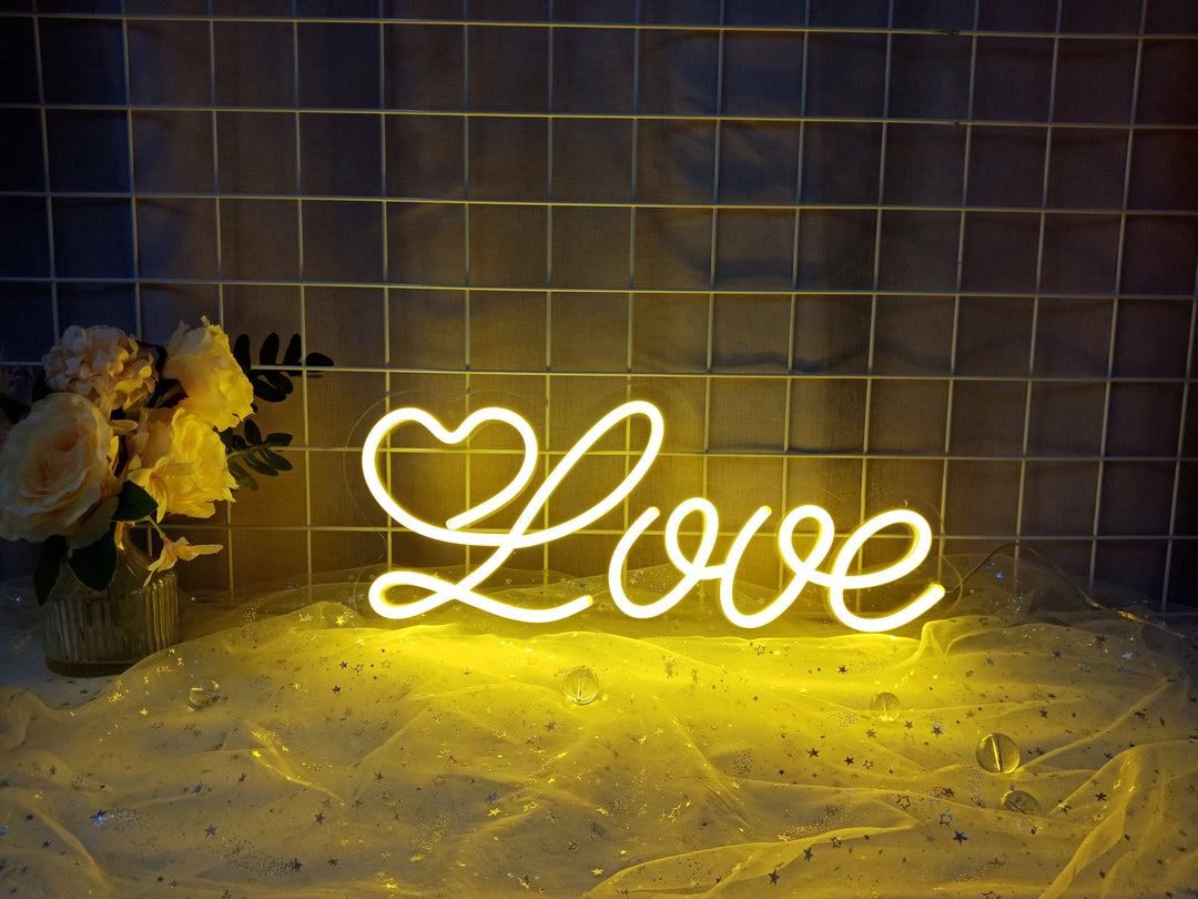 "Love" Insegna al neon (Inventario: 3 unità)