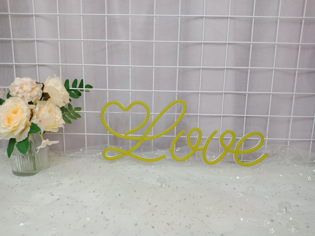 "Love" Insegna al neon (Inventario: 3 unità)