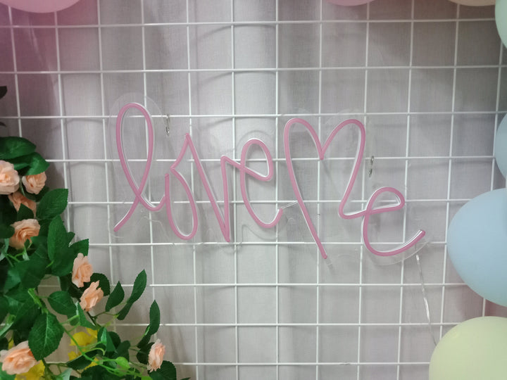 "Love Me" Insegna al neon (Inventario: 2 unità)