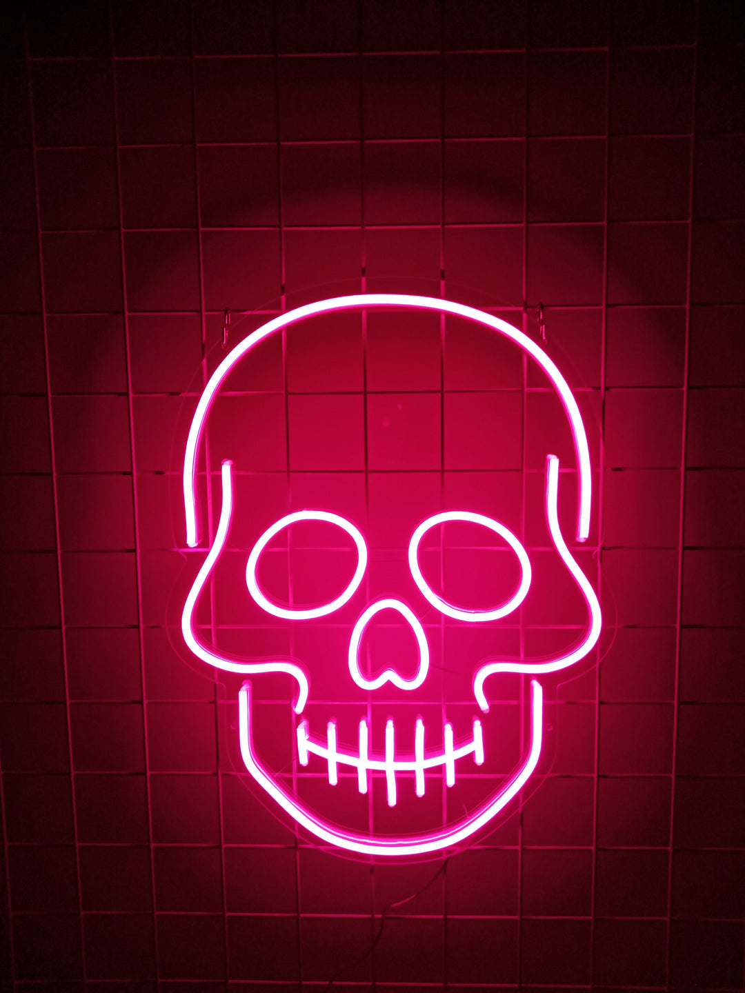 "Teschio" Insegna al neon (Inventario: 1 unità)