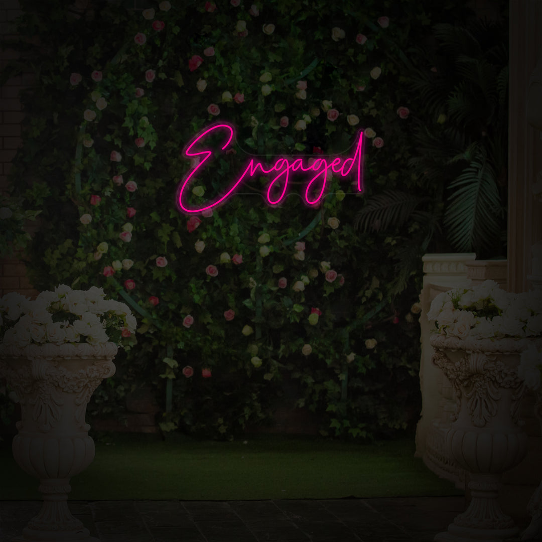 "Engaged" Insegna al neon