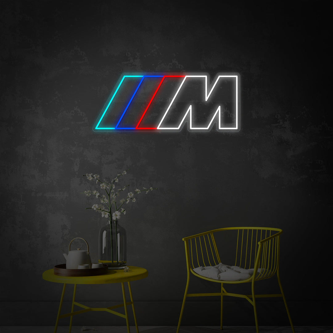 "M logo, decorazione del garage" Insegna al neon