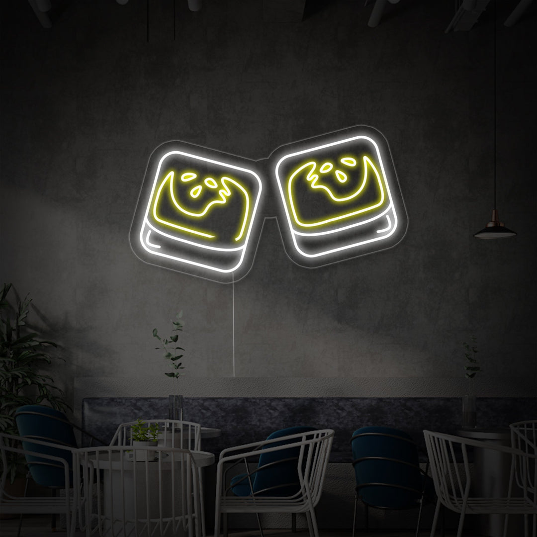 "Due Scotch Tintinnanti" Insegna al neon