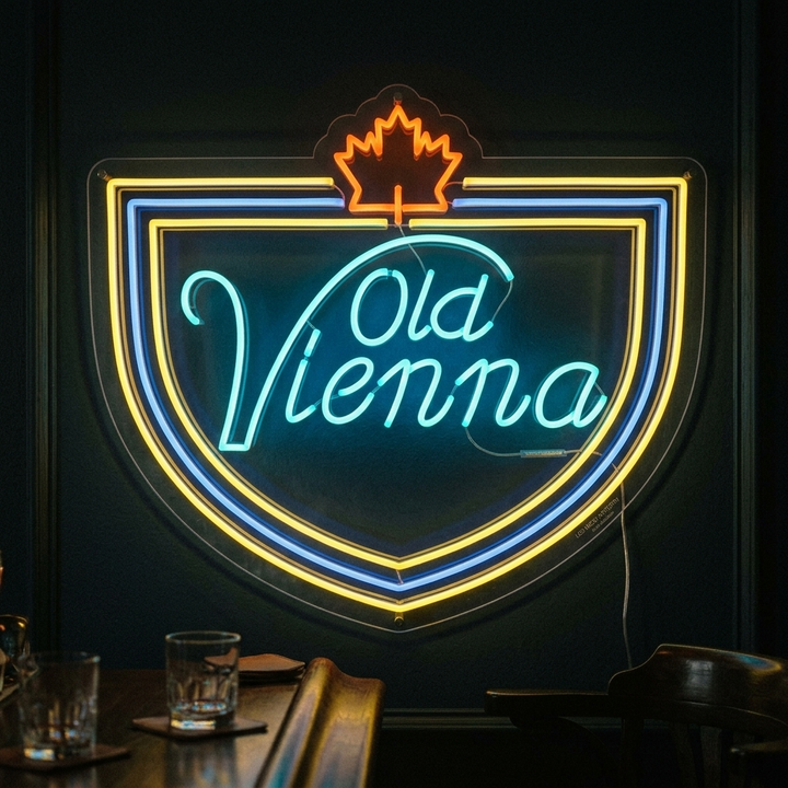 "birra lager, ottima birra canadese, Old Vienna" Insegna al neon