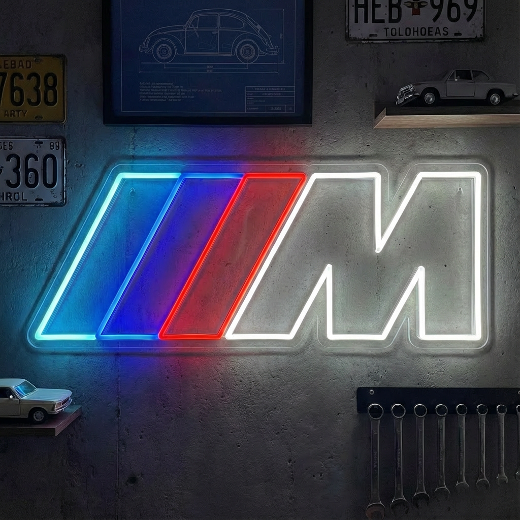 "M logo, decorazione del garage" Insegna al neon