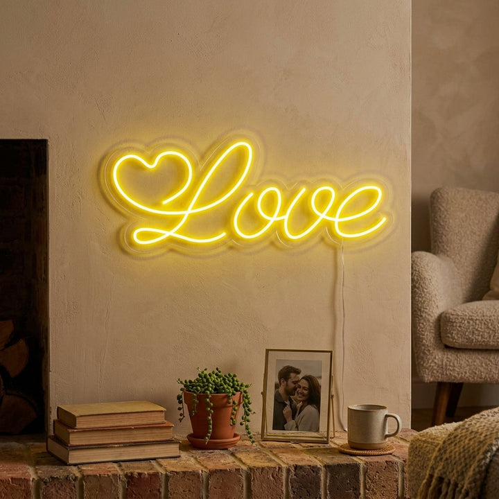 "Love" Insegna al neon