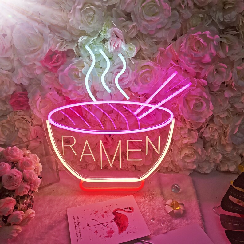 "Ramen, Noodles" Insegna al neon (Inventario: 3 unità)